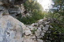 Le château, murs écroulés